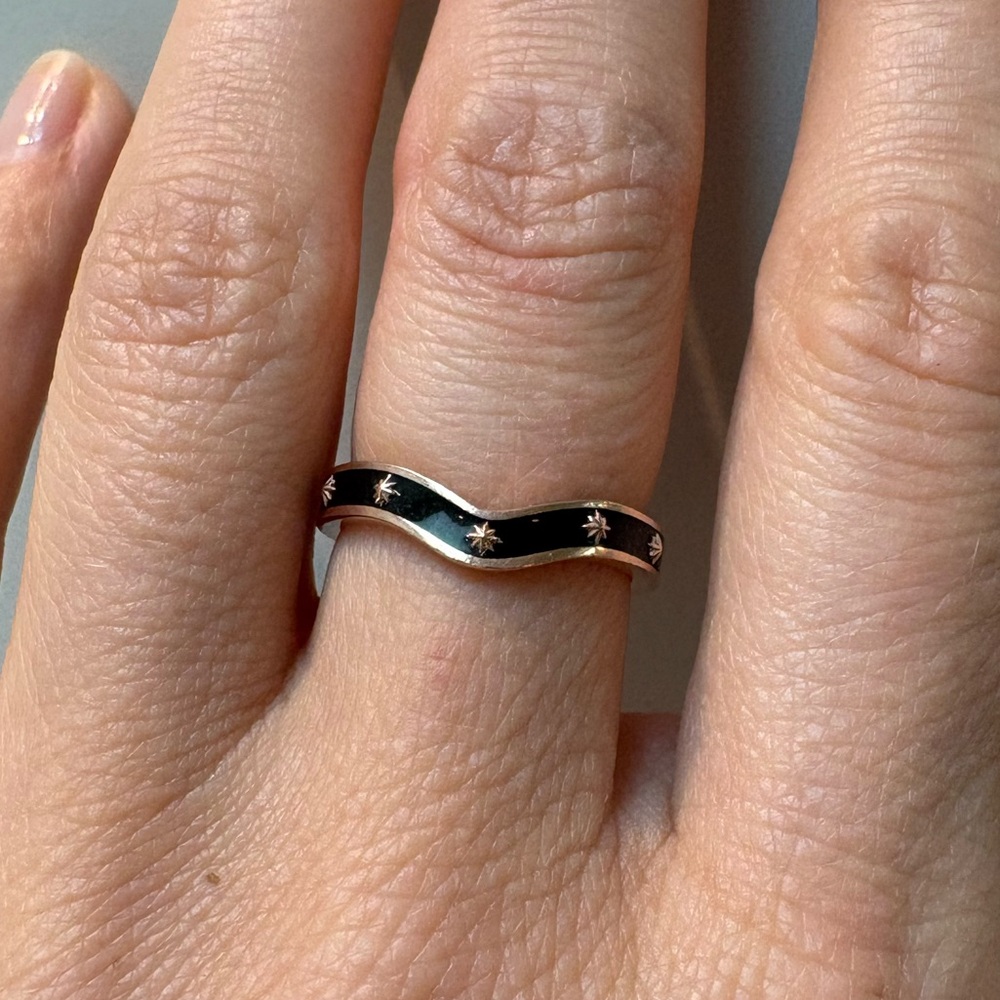 Marrow Etolie Curved Black Enamel Band 14K Rose Gold